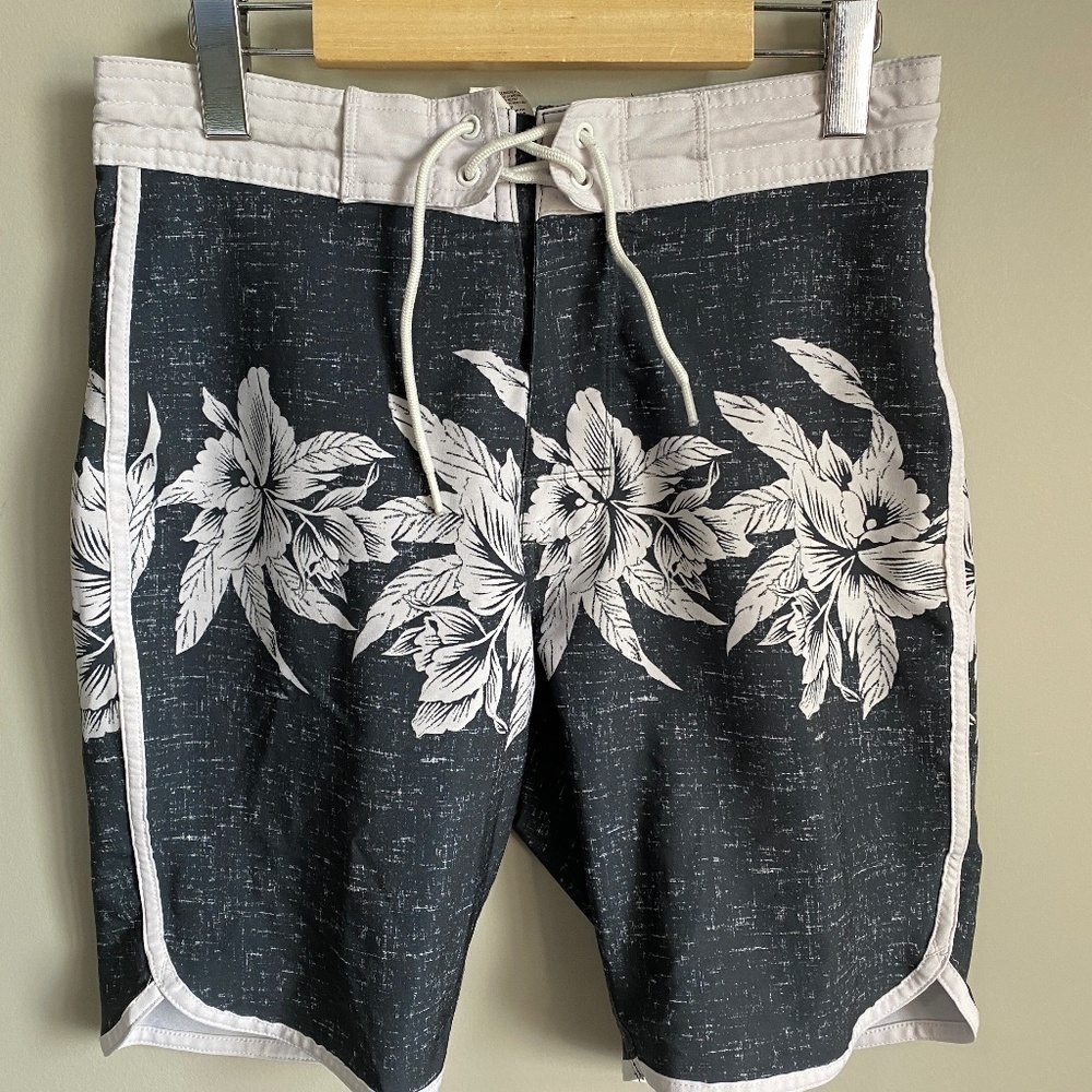 Old Navy Green Flowers Men's Board Shorts Size 28‎ Swim Surf